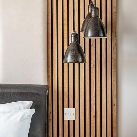 Canary Wharf Retreat With Free Secure Parking Лондон Экстерьер фото