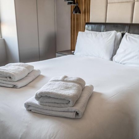 Canary Wharf Retreat With Free Secure Parking Лондон Экстерьер фото