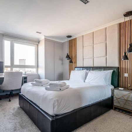 Canary Wharf Retreat With Free Secure Parking Лондон Экстерьер фото