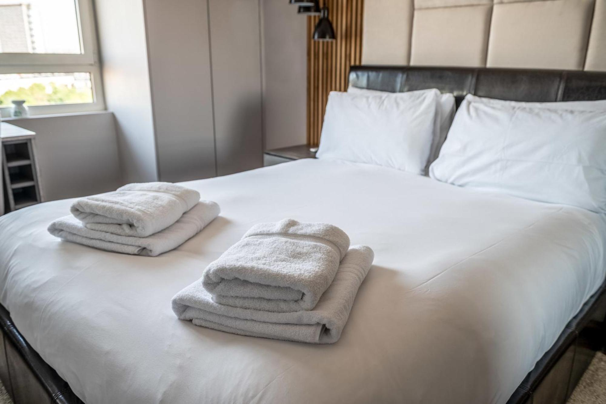 Canary Wharf Retreat With Free Secure Parking Лондон Экстерьер фото