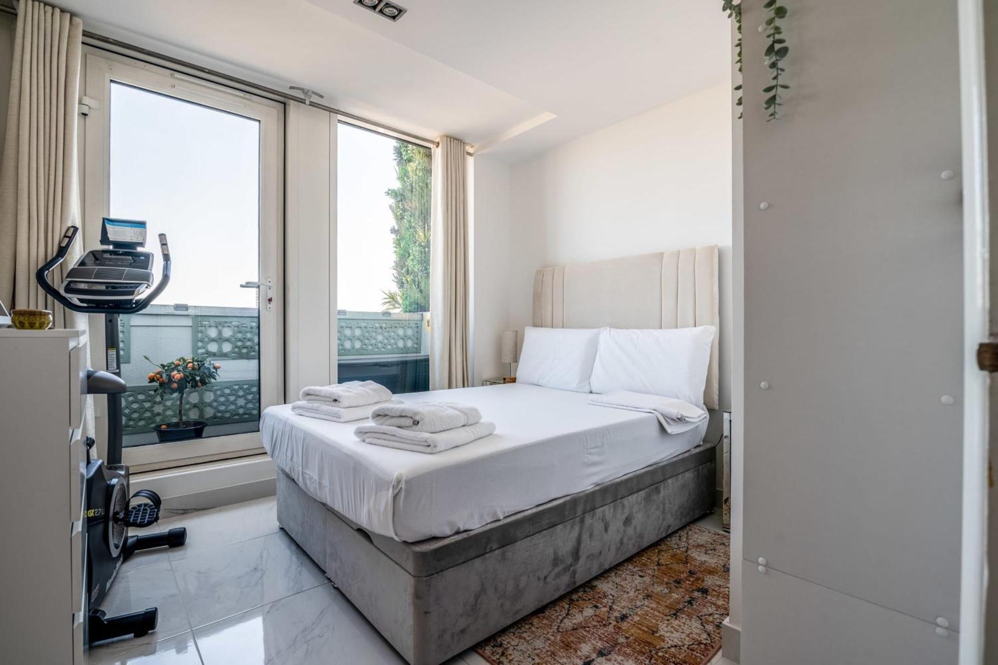 Canary Wharf Retreat With Free Secure Parking Лондон Экстерьер фото