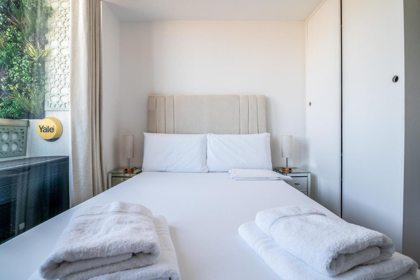 Canary Wharf Retreat With Free Secure Parking Лондон Экстерьер фото