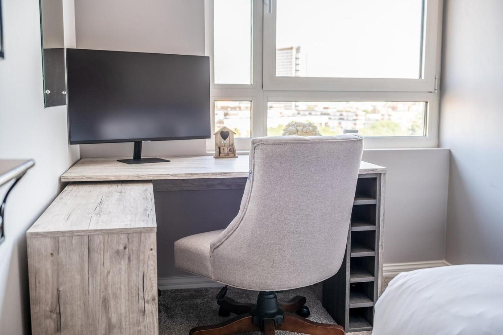Canary Wharf Retreat With Free Secure Parking Лондон Экстерьер фото