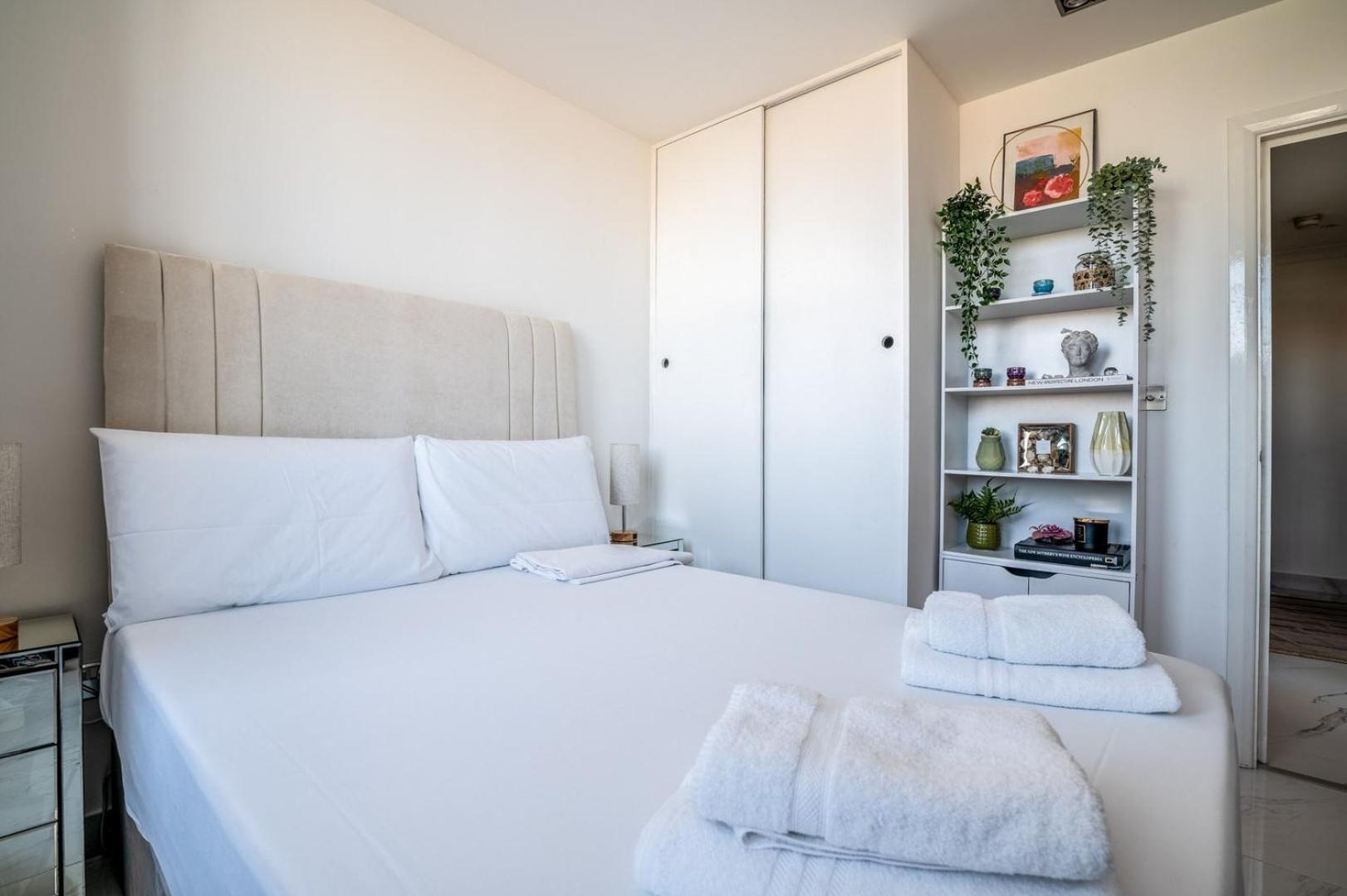 Canary Wharf Retreat With Free Secure Parking Лондон Экстерьер фото